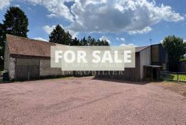 Detached Country House with Outbuilding