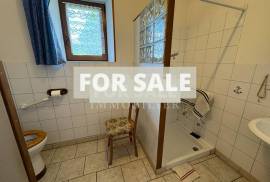 Detached Country House with Outbuilding