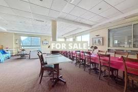 Building with Apartments 50m from the Beach Building with Apartments 50m from the Beach