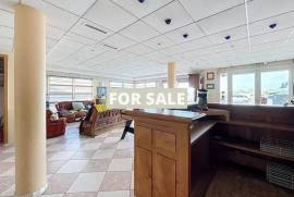 Building with Apartments 50m from the Beach Building with Apartments 50m from the Beach