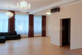 Apartment for rent in Riga, 249.20m2