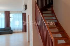 Apartment for rent in Riga, 249.20m2
