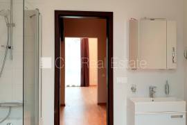 Apartment for rent in Riga, 249.20m2