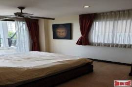 Large beautiful 3 bedroom duplex near beach for sale - Na jomtien Large beautiful 3 bedroom duplex near beach for sale - Na jomtien