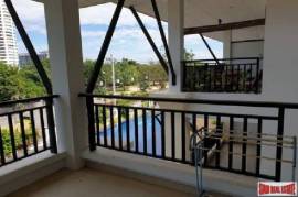 Large beautiful 3 bedroom duplex near beach for sale - Na jomtien Large beautiful 3 bedroom duplex near beach for sale - Na jomtien