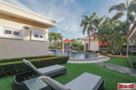 Massive Luxury Private Estate with Seven Bedroom, Guest Bungalow and Private Swimming Pool Massive Luxury Private Estate with Seven Bedroom, Guest Bungalow and Private Swimming Pool