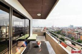 Large 60sq.m Studio with huge Balcony in the heart of Pattaya
