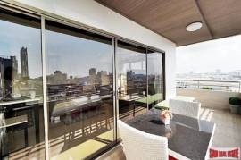 Large 60sq.m Studio with huge Balcony in the heart of Pattaya