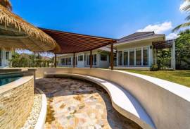 Woodlands: Luxury 7 Bed 7 Bath Pool Villa in HuaHin