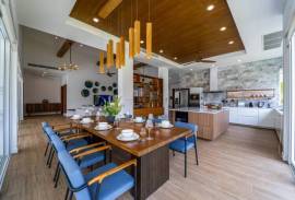 Woodlands: Luxury 7 Bed 7 Bath Pool Villa in HuaHin