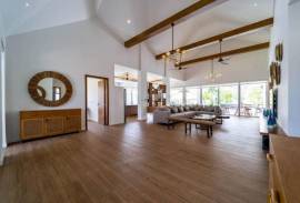 Woodlands: Luxury 7 Bed 7 Bath Pool Villa in HuaHin