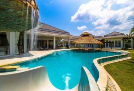 Woodlands: Luxury 7 Bed 7 Bath Pool Villa in HuaHin