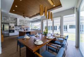 Woodlands: Luxury 7 Bed 7 Bath Pool Villa in HuaHin