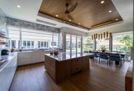 Woodlands: Luxury 7 Bed 7 Bath Pool Villa in HuaHin