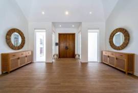 Woodlands: Luxury 7 Bed 7 Bath Pool Villa in HuaHin