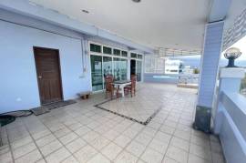 Direct on the Sea: 5 Floor Business or Private House