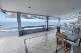 Direct on the Sea: 5 Floor Business or Private House