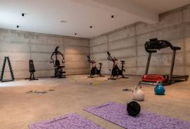 3 Bedroom Top Floor Apartment - City Center, Paphos