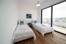3 Bedroom Top Floor Apartment - City Center, Paphos