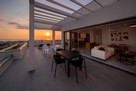 3 Bedroom Top Floor Apartment - City Center, Paphos