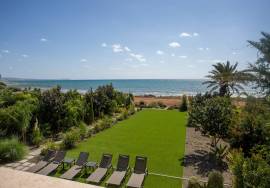 5 Bedroom Seafront Villa - Ayia Thekla, Famagusta
