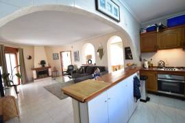 FANTASTISCHE VILLA IM ZENTRUM VON QUESADA