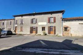 Brillac - 3 bedroom house with barn and private garden