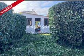Niort- Garage de 53M2 avec jardin clos sur une parcelle de 150M2.