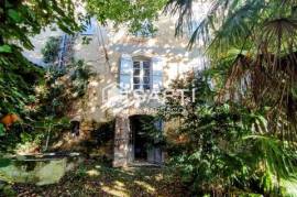 ANCIEN PRESBYTERE AVEC JARDIN PANORAMIQUE