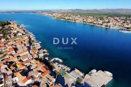 ŠIBENIK, BRODARICA – BUILDING PLOT 1040 m², 550 m FROM THE SEA – IDEAL FOR CONSTRUCTION OF A RESIDENTIAL BUILDING!