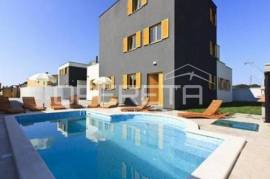 Sale, House, Fažana, Valbandon, Stand alone, 340m2