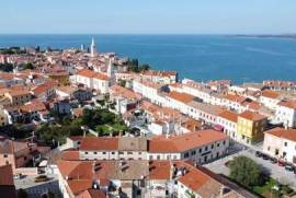 Poreč – agricultural land 7,175 m² on the edge of the building zone