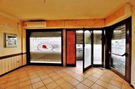 Locale commerciale su due livelli a Sassari – Via Monte Grappa