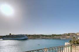 Senglea Apartment with Seaviews
