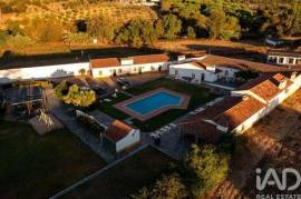 Hotel 3* T8 em Cabeço de Vide de 630,00 m²