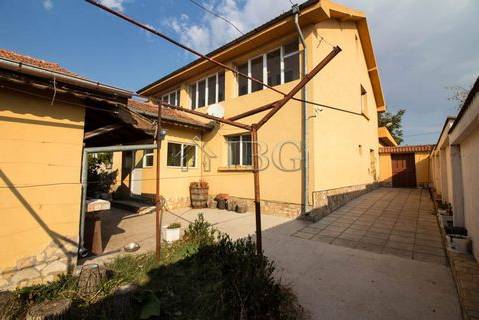 FOR SALE! Exclusive property with 3000 sq.m land near Ruse,Bulgaria