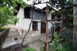 2 bedrooms house with large garden near Ruse