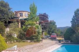 Beautiful house with 2000 m2 of land in the middle of nature