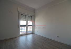 Apartment T3 Refurbished in the Center of Setúbal