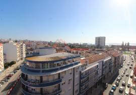 Apartment T3 Refurbished in the Center of Setúbal