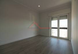 Apartment T3 Refurbished in the Center of Setúbal