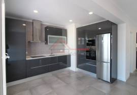 Apartment T3 Refurbished in the Center of Setúbal