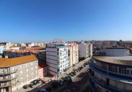 Apartment T3 Refurbished in the Center of Setúbal