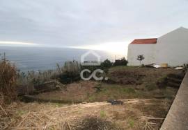 Land with 1,349.00 m2