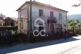 Two villas in Stone for restoration even in the center of the parish good access