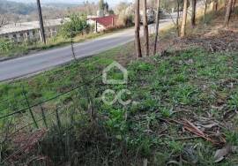 Land with 1,400m2 practically flat in a quiet location