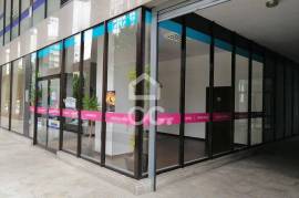 Shop in the city center with 108m2