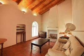 HOLIDAY RENTALS - Villa located in a very quiet countryside area, 5 min from Loulé
