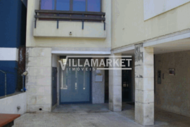 2-storey shop with a total of 158m² located on Av. Infante D. Henrique in Setúbal