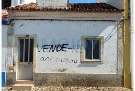 House to recover in Avis, Benavila, Alentejo